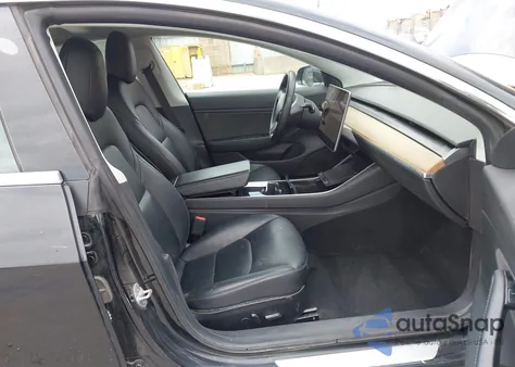 2019 Tesla Model 3 Long Range/Mid Range/Standard Range/Standard Range Plus z USA, uszkodzony, nr VIN 5YJ3E1EA8KF399198